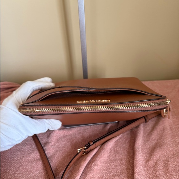 Michael Kors Jet Set Travel Medium Dome Crossbody Bag - Picture 6 of 16